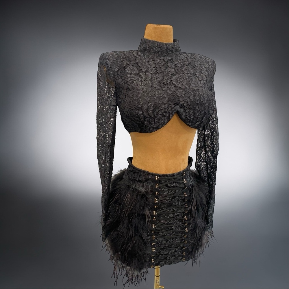 Elegant Black Lace and Feather Dress - Picture 2 of 9